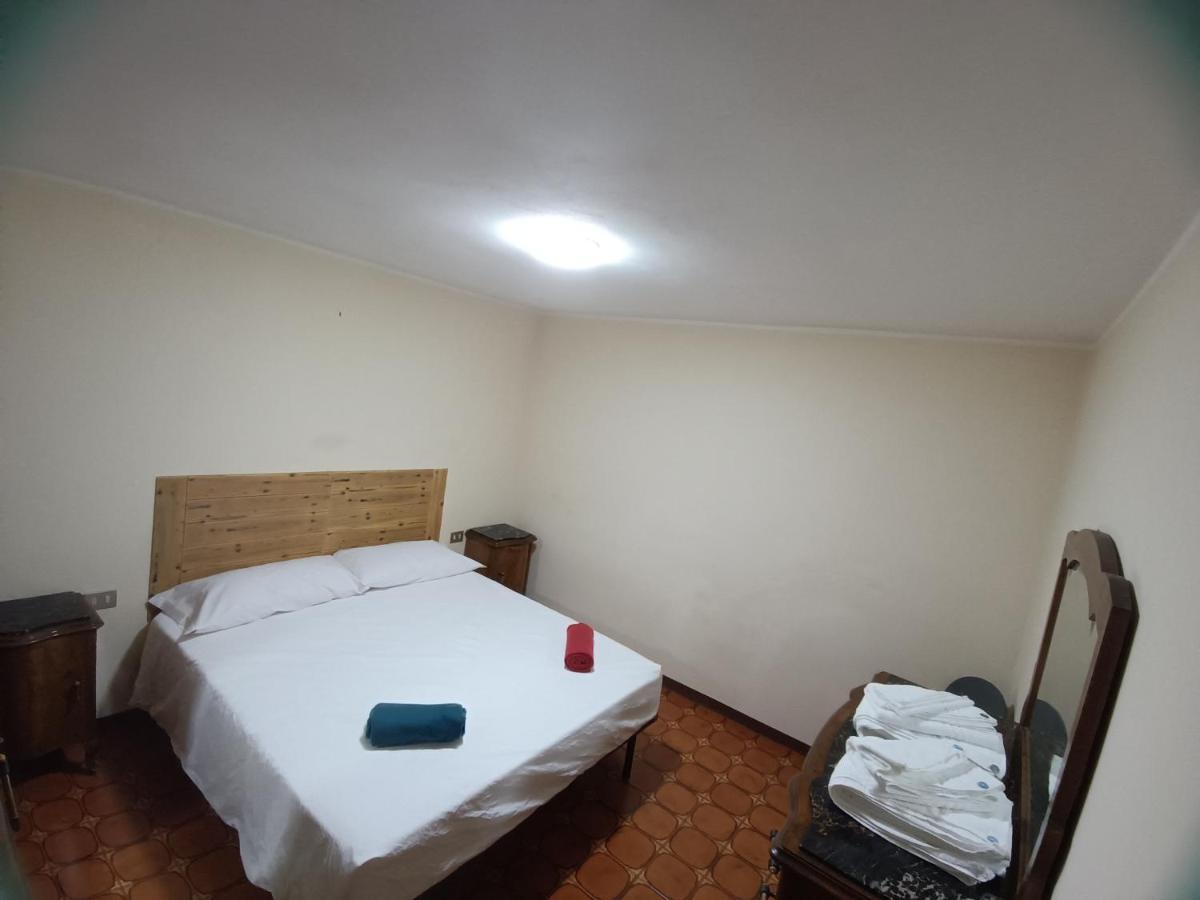 I Tre Moschettoni Apartment Valbrona Bagian luar foto